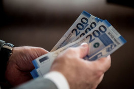 Денежная база в Азербайджане выросла более чем на 3%