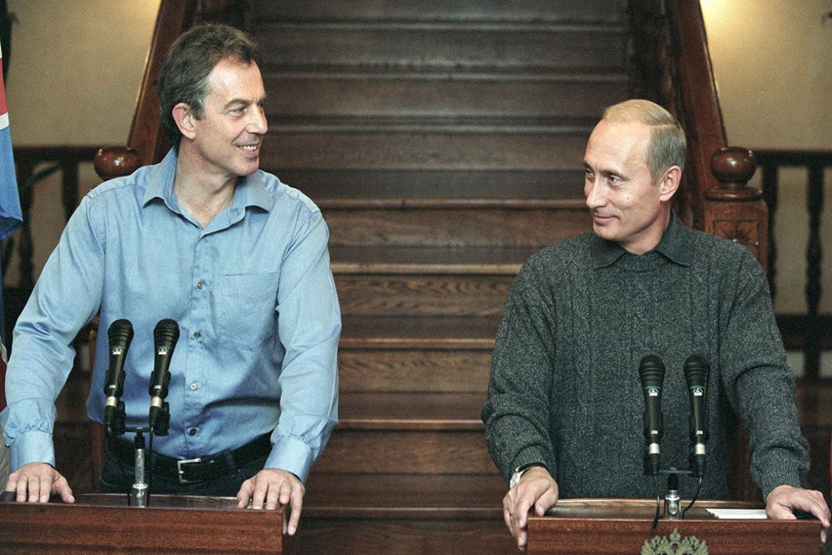 Путин вспомнил, как в пижаме пил кофе дома у Тони Блэра