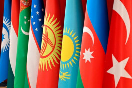 Главы МИД Турции и Кыргызстана провели встречу в Габале