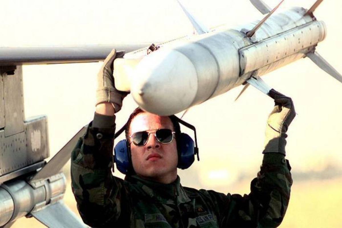 США опровергли поставки ракет AMRAAM в Пакистан