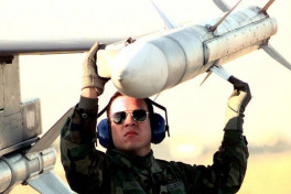 США опровергли поставки ракет AMRAAM в Пакистан