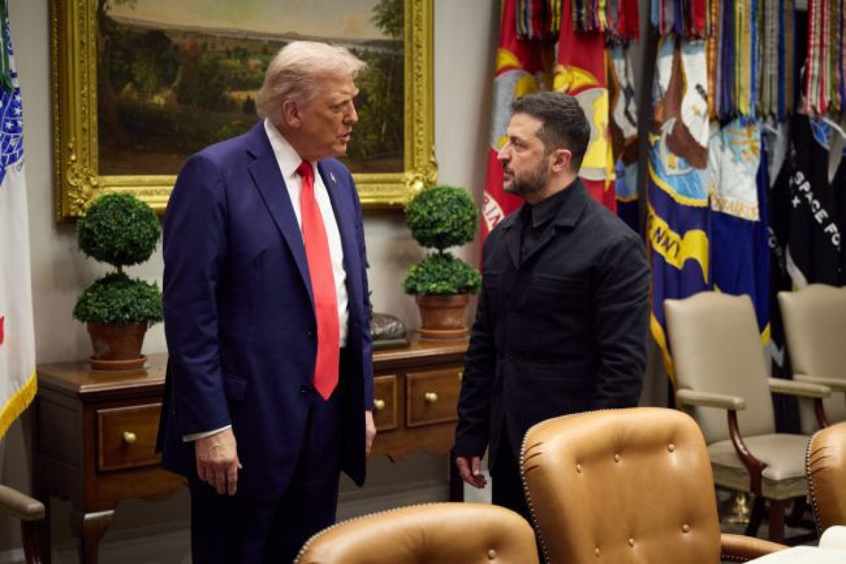 Трамп и Зеленский проводят телефонный разговор