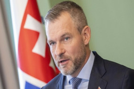 Президент Словакии настаивает, что его страна должна участвовать в "стене дронов"