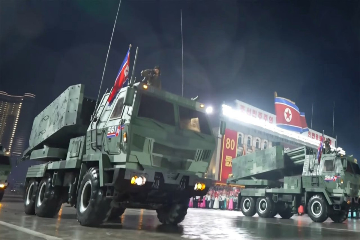 КНДР показала на параде в Пхеньяне «аналог» американской системы HIMARS-ФОТО 
