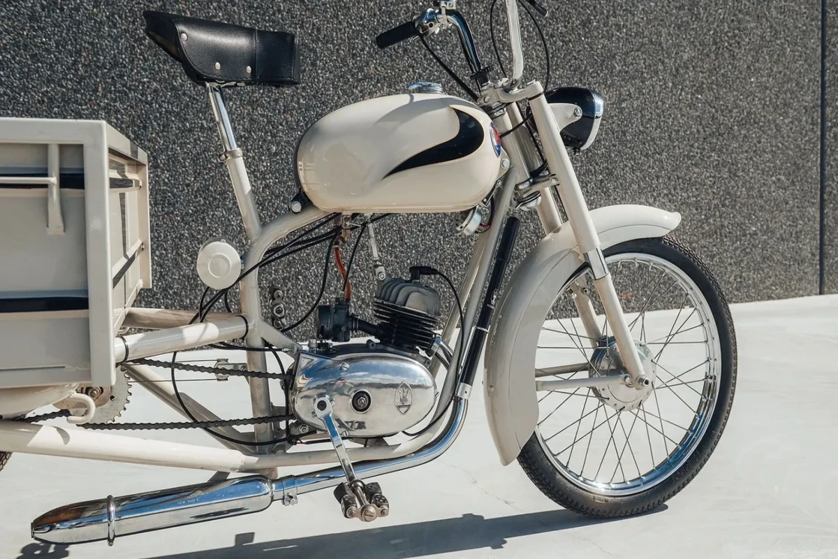 Итальянская легенда с мотором от мопеда: Maserati Tipo 50 Ciclocaro на аукционе-ФОТО 