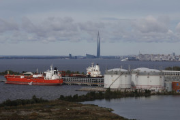 МЭА: Мировой рынок захлестнет переизбыток нефти