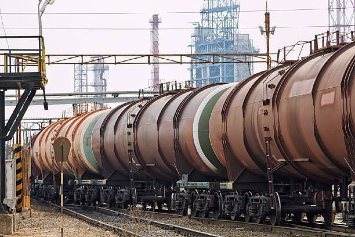 Азербайджан увеличил экспорт нефтепродуктов на 9%