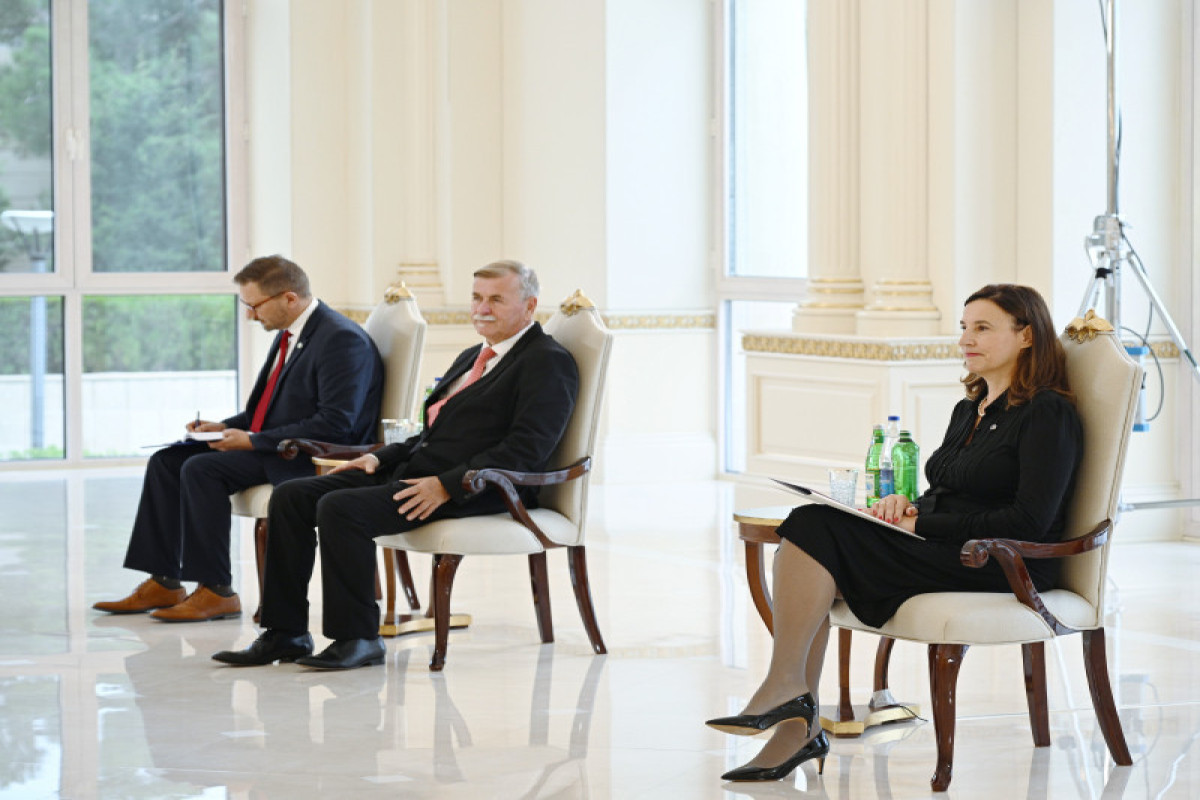 Президент Ильхам Алиев принял верительные грамоты главы представительства ЕС-ФОТО 