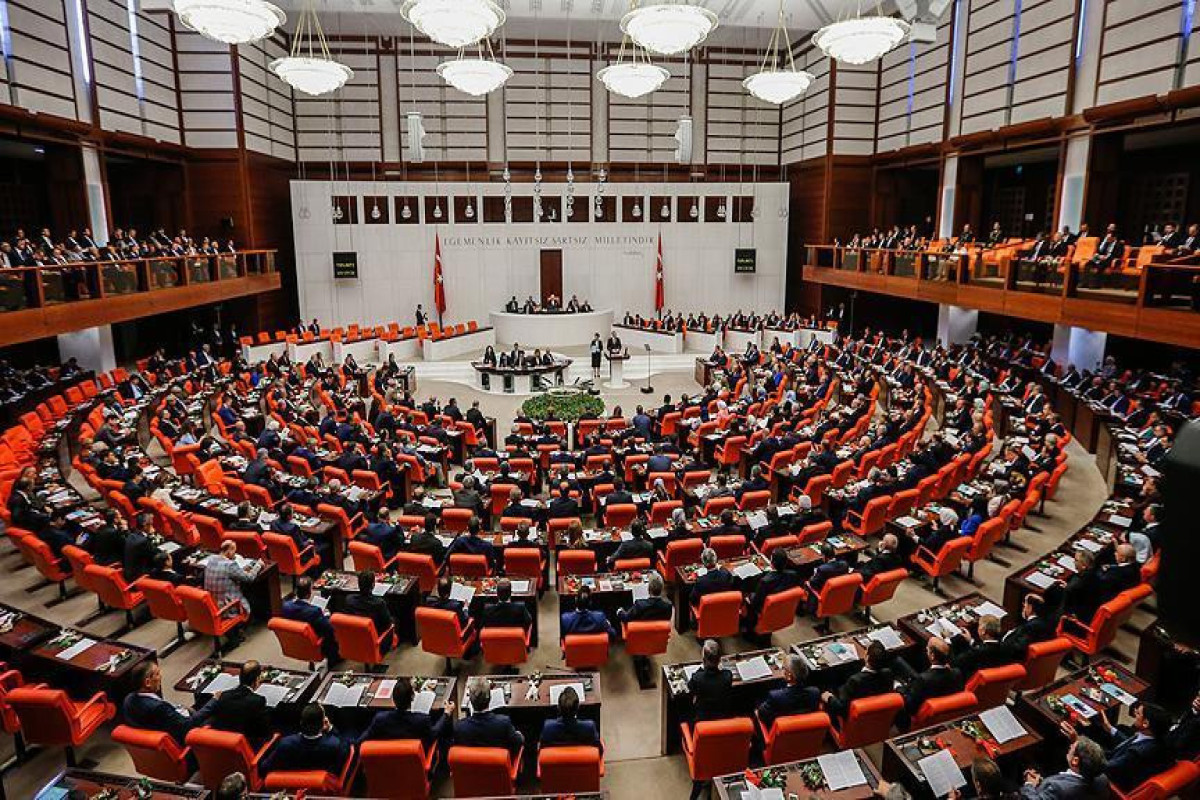 Парламент Турции продлил мандат ВС на операции в Ираке, Ливане и Сирии