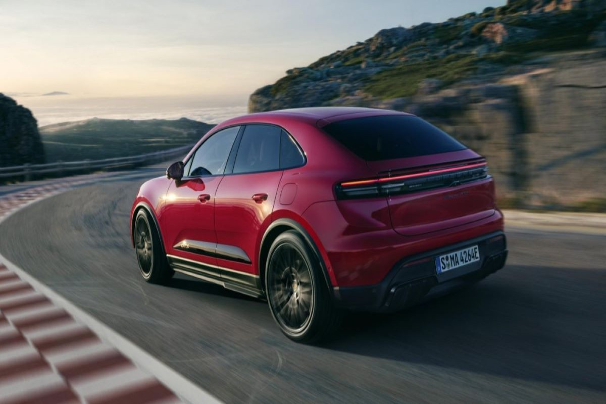 Porsche представила спортивную версию Macan GTS-ФОТО 