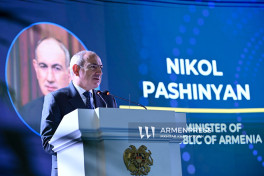 Пашинян поблагодарил Алиева и Асадова на юбилейном форуме «Шелковый путь»