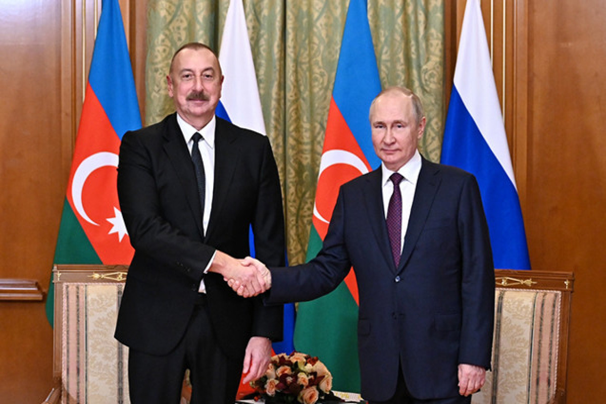Владимир Путин позвонил Ильхаму Алиеву