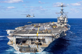 Истребитель и вертолет ВМС США упали в Южно-Китайском море