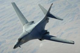 Бомбардировщики ВС США B-1 Lancer вновь пролетели у побережья Венесуэлы