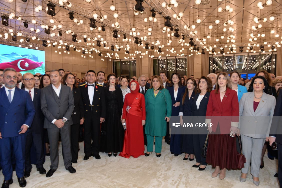 В Баку проходит торжество в честь 102-й годовщины основания Турецкой Республики-ФОТО