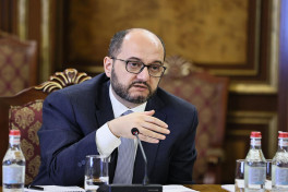 Ереван заявил об активных контактах с Баку по всем направлениям