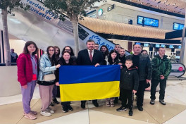 Азербайджан принял еще 12 детей из Украины