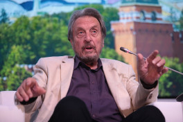 Отец Илона Маска заявил, что его сын мог тайно посещать Россию