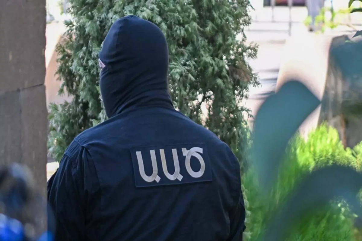 СНБ Армении провела рейд в воинской части в Эчмиадзине