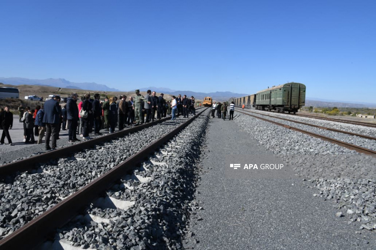 Представители дипкорпуса на железнодорожной станции Хакари-ФОТО -ВИДЕО