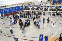 Министр: США ждет цепная реакция задержек авиарейсов из-за шатдауна