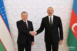 Алиев направил поздравительное письмо Мирзиёеву