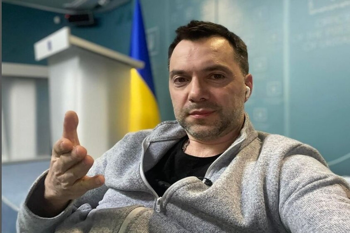 Экс-советник Зеленского посоветовал ему принять приглашение Путина