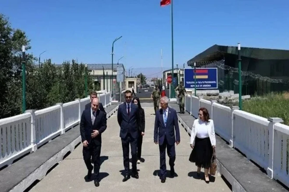 Турция и Армения впервые проведут встречу на уровне делегаций