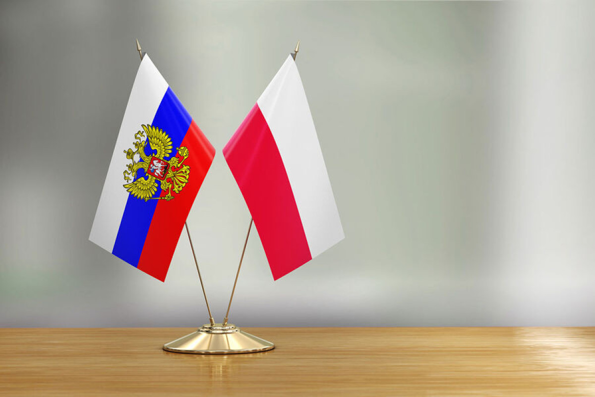 "Не планировали поражать объекты" : МО России об инциденте с дронами над Польшей