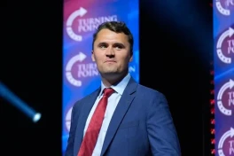 Американский политик Чарли Кирк застрелен во время выступления на мероприятии