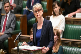 Новый глава МИД Британии посетит сегодня Украину