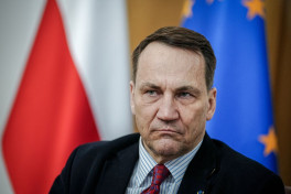 Сикорский: Польша не намерена разрывать дипломатические отношения с Россией
