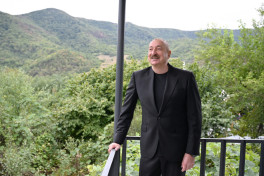 Алиев посетил село Бадара Ходжалинского района-ФОТО 