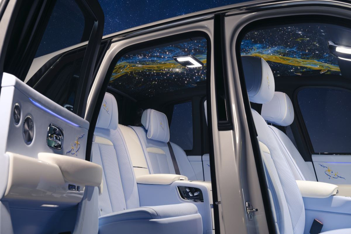 Rolls-Royce представил Cullinan с интерьером в стиле Млечного пути-ФОТО 