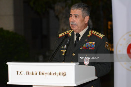 Министр обороны Азербайджана Закир Гасанов прибыл с визитом в Китай