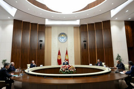 Али Асадов провел встречу с президентом Кыргызстана