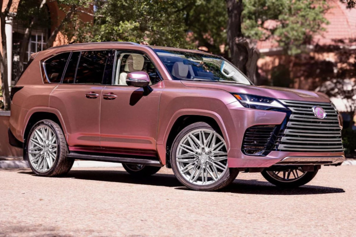 Lexus показал самый гламурный внедорожник в истории