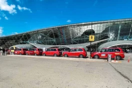 Агентство расследует высокие цены на такси в аэропорту 