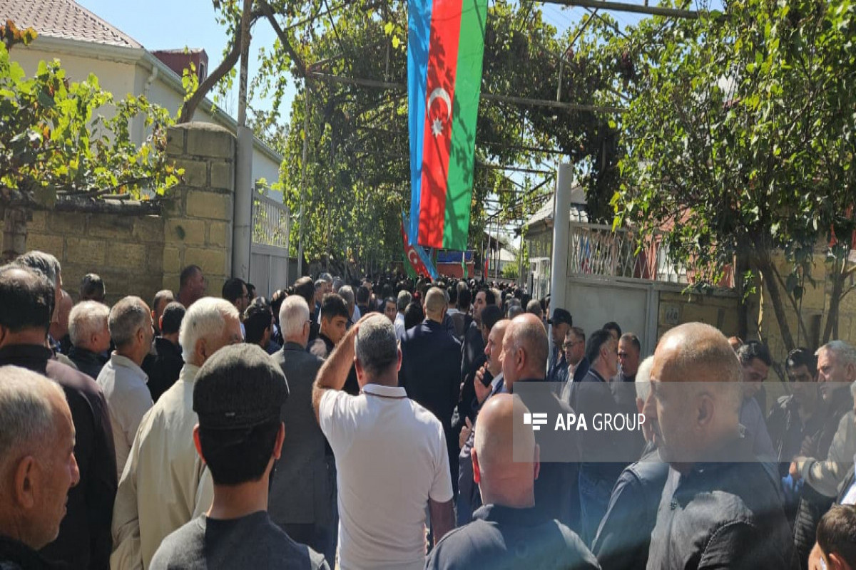 В Азербайджане простились с ветераном Карабахских войн, подорвавшемся на мине-ФОТО 