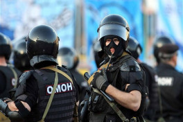 В России омоновцы провели рейд прямо во время свадьбы у таджиков -ВИДЕО 