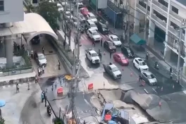 В центре Бангкока образовалась 50-метровая яма -ВИДЕО 