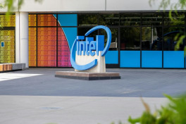 Bloomberg: Intel предложила Apple инвестировать в корпорацию