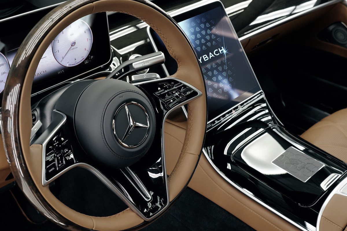 Mercedes выпустил Maybach S 680 с элементами из золота и ручной отделкой-ФОТО 