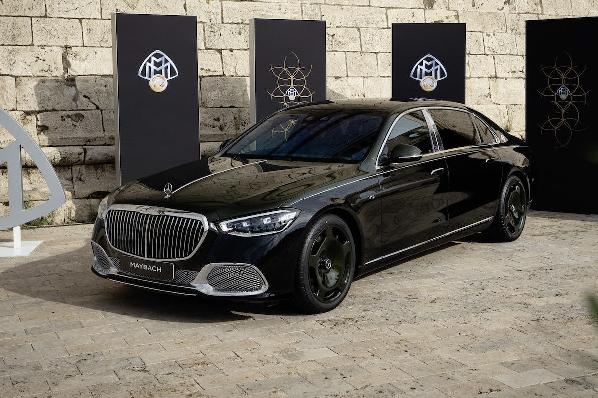 Mercedes выпустил Maybach S 680 с элементами из золота и ручной отделкой-ФОТО 