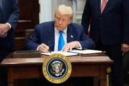 Трамп запретил ввоз импортной мебели и фармацевтики