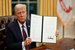 Трамп запретил ввоз импортной мебели и фармацевтики