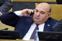 Экс-депутата Госдумы, требовавший казни для насильников, обвиняется в изнасиловании