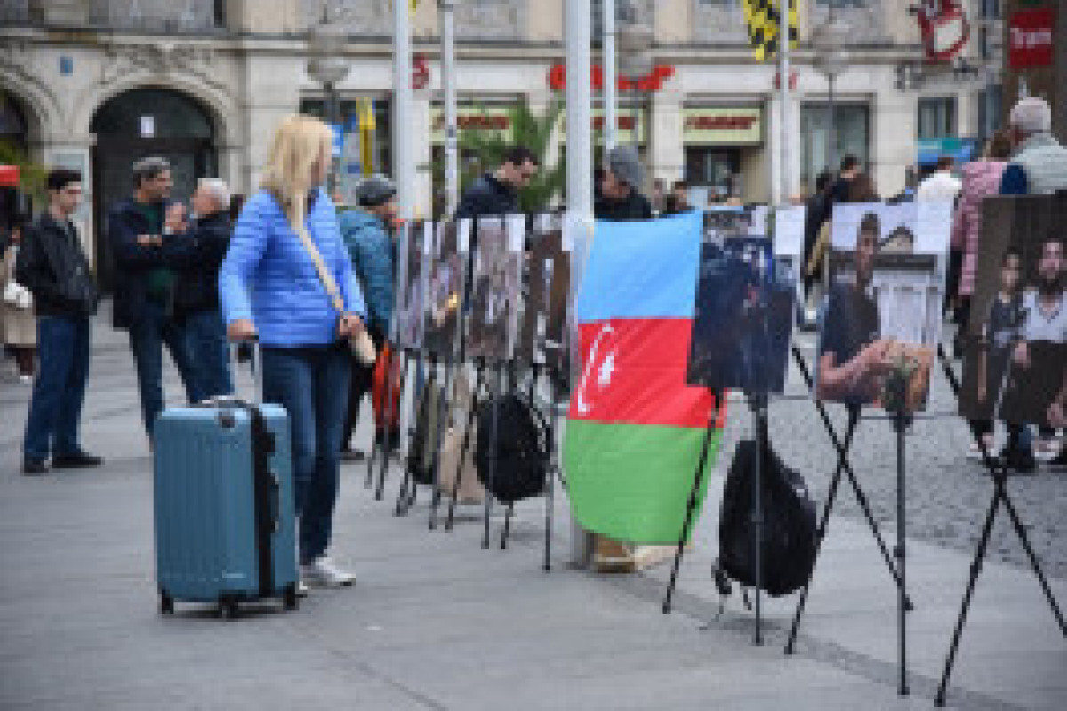 В Мюнхене открылась фотовыставка посвященная жертвам мин в Азербайджане-ФОТОСЕССИЯ 