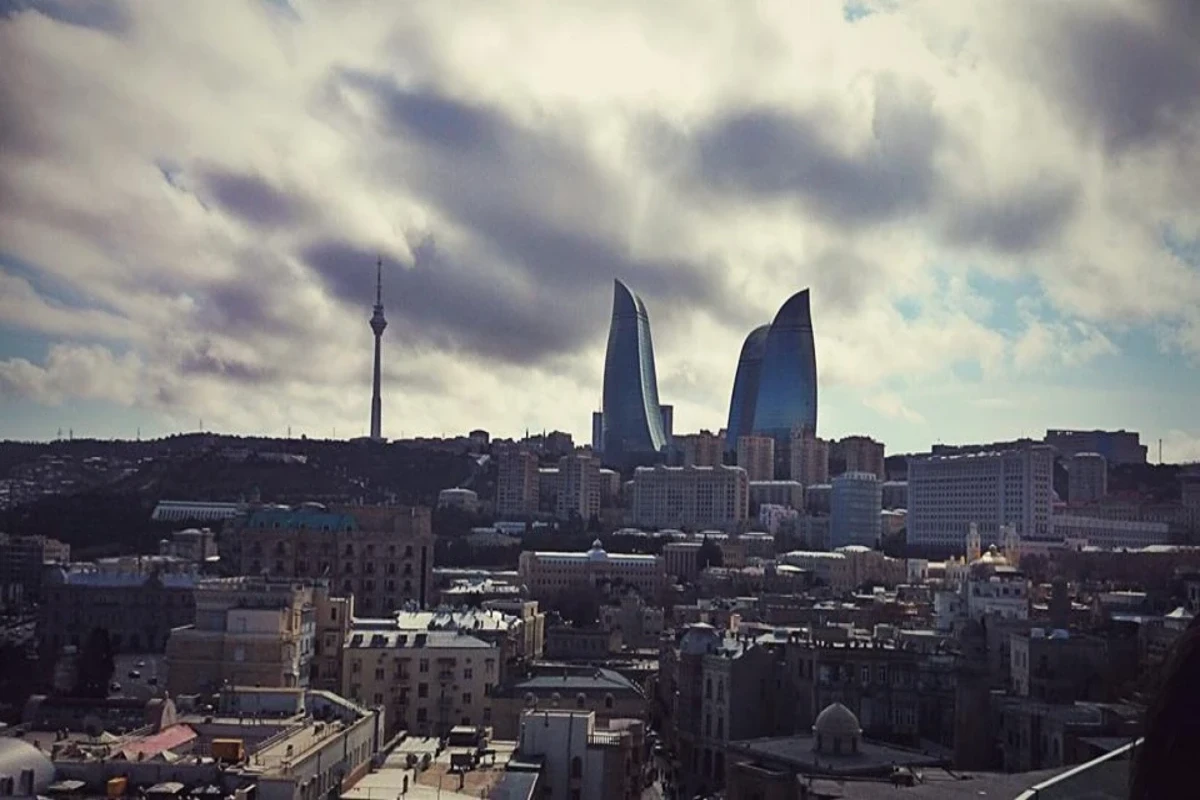 В Баку 28 сентября ночью кратковременный дождь, днем без осадков