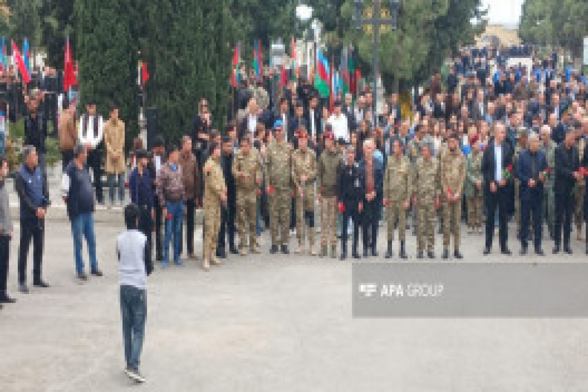 В Гяндже почтили память павших героев Отечественной войны -ФОТО 